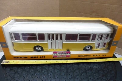 Autobús NOREV VINTAGE 1/43 SAVIEM SC10U AMARILLO PLÁSTICO AUTOCAR Nº 98 EN CAJA Foto 1 de 4