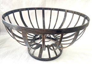 Fruttiera RUSTICA in metallo con finitura rustica metallizzata 11”x6” - Foto 1 di 5