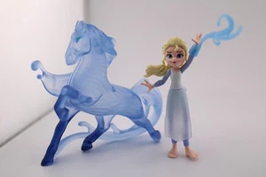 2018 Disney Frozen 2 Spielset Elsa und der Nokk Figur Tortenaufleger - Bild 1 von 7