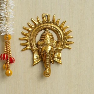 Colgante de pared Ganesha de metal dorado - Estatua decorativa arte de pared para Diwali - Imagen 1 de 7