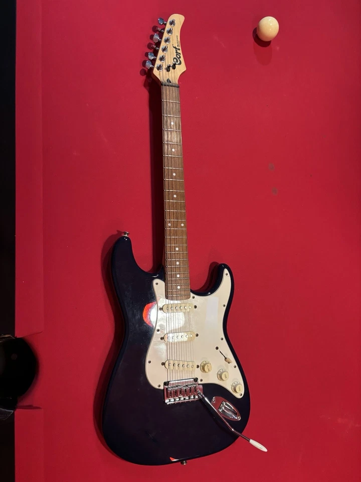Guitarra eléctrica estilo Cort Stratocaster 1997 Indonesia Foto 1 de 4