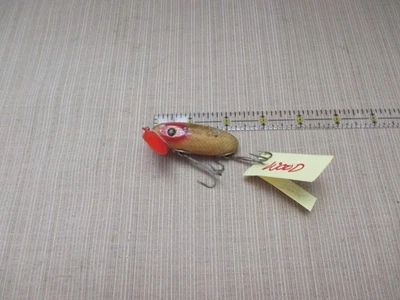 Рыболовная приманка Fred Arbogast 2 1/4 дюйма ДЕРЕВЯННАЯ ДЖИТТЕРБАГ ПЛАСТИКОВАЯ КРОМКА ПЛОСКАЯ УСТАНОВКА ОБОРУДОВАНИЕ - Изображение 1 из 4