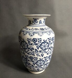 Chinese old Blue and white porcelain Painted Pattern auspicious vase
