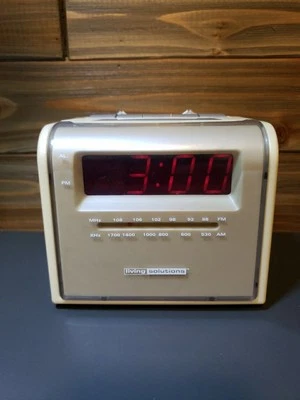 Living Solutions AM/FM Alarm Clock Radio Tested - Image 1 of 4