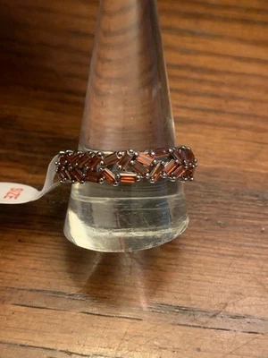 Anillo Bomb Party Talla 10 RBP9076 You’re All I Want Granate Circonita cúbica en Chapado de Hematita Foto 1 de 4