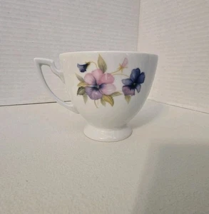 Taza de té de porcelana M. ROBERT 3" H - De colección  - Imagen 1 de 6