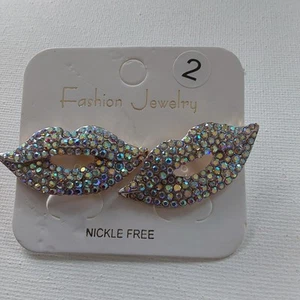 Moda AB Estrás Labios Poste Pendientes 1.5" Ancho - Imagen 1 de 3