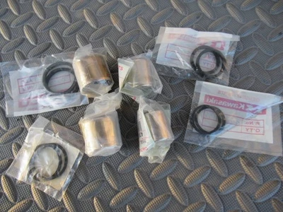 Kawasaki GPZ900R GPZ750R Genuine Brake Caliper Piston Seal Set 43020-1069 NOS — 第 1/4 张图片