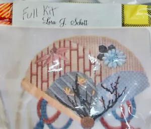 "Kit de aguja ""Four Seasons Fan"" Lora Schott 11"" x 9"" hilos, guía de puntada" - Imagen 1 de 8