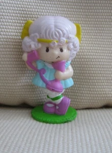 STRAWBERRY SHORTCAKE: ANGEL CAKE W/ PHONE SCENTED FIGURINE VINTAGE 1982  - Picture 1 of 7