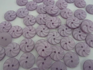 50 Round Orange Slice Pinwheel Buttons 15mm Lilac Sewing Knits Baby R94 - Picture 1 of 2