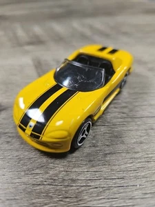 Coche de juguete suelto Mattel 1/64 diecast amarillo Dodge Viper Hot Wheels - Imagen 1 de 5