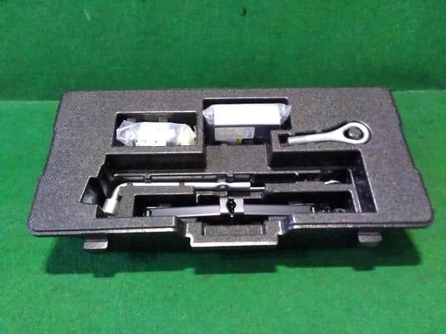 Kit de herramientas DAIHATSU Taft 2020 6BA-LA900S [usado] [PA109205112] Foto 1 de 1