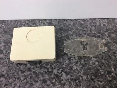 Steeple SS1BATT Fluorescent Striplight Diffuser Endcap - Image 1 of 2