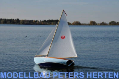 Aeronaut Bullseye Segelboot Holzbausatz mit Fertigrumpf - 301300 - Bild 1 von 4