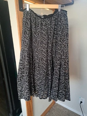 Liz Claiborne Black and White Paisley Skirt Size 16W - Image 1 of 4