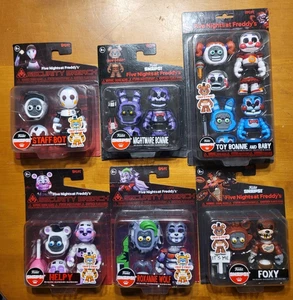 LOT Funko Five Nights at Freddy's Snaps Helpy Staff Bot Roxanne Bonnie Foxy FNAF - Picture 1 of 8