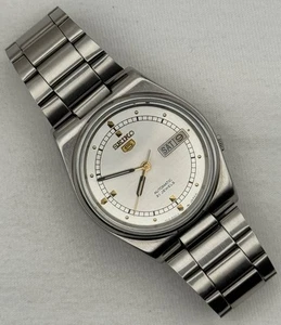 Orologio Uomo Vintage Seiko 5 Automatico Lunar Frosted Quadrante Aurora Giappone 7019-8210 - Foto 1 di 10