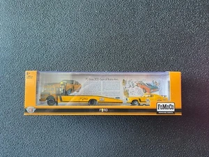M2 Machines 1970 Ford C-600 & 1970 Ford Mustang Boss 302 R40 20-17 - Picture 1 of 6
