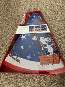 Hallmark Peanuts Charlie Brown Christmas Tree Skirt Fiber Optic Light Up 48” - Picture 1 of 4