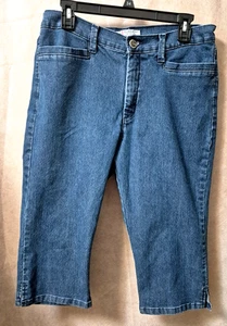 Lee Classic Fit at the Waist Women's Blue Denim Capri Pants-Size 12 -EUC - Picture 1 of 9