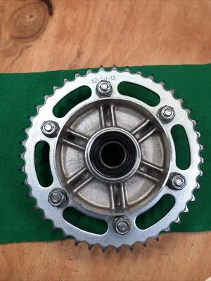 2002 2003 02 03 Honda CBR 954RR REAR SPROCKET AND CUSH DRIVE 43 TOOTH 520 CHAIN - Image 1 of 4