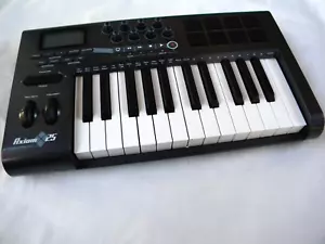 M-Audio Axiom 25 Midi/Usb keyboard Controller - Picture 1 of 13