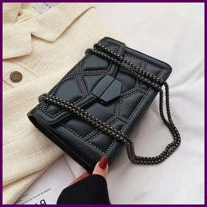 Bolsos de hombro pequeños Yogodlns vintage con cadena remachada para mujer con solapa de cuero PU - Imagen 1 de 27