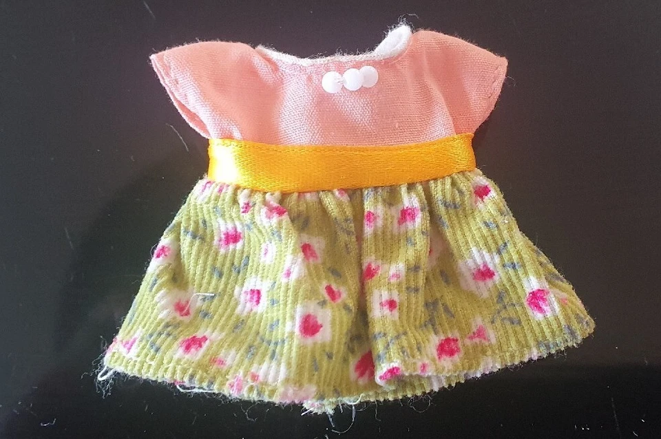 Sylvanian Families Chocolate Labrador Mother's Adult's Dress Calico Critters  - Image 1 of 1