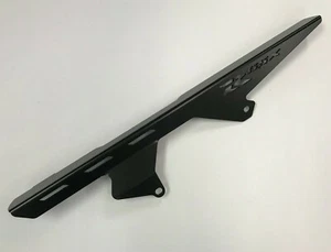 07-18 GSXR 1000 Black PUIG Racing Black Rear Case Chain Guard 4467N w/GSXR logo - Foto 1 di 4