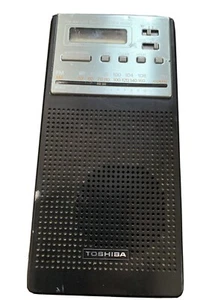 Vintage rare Toshiba Portable LCD Quartz AM/FM Clock Radio RP-L100 - Picture 1 of 5