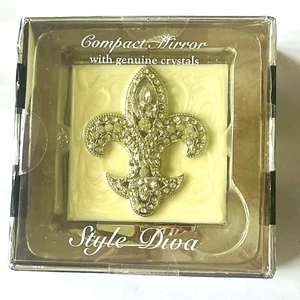 Espejo Compacto Cristales Flor de Lis Tono Plateado Doble Espejo Estilo Diva en Caja - Imagen 1 de 16