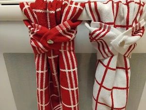 Asciugamano da cucina sospeso rosso, bianco, a scatto, a righe, asciugapiatti - Foto 1 di 10