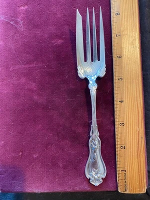 Tenedor de carne fría de plata esterlina Violet by Whiting pequeño 7 1/2" GRAN FORMA Foto 1 de 3