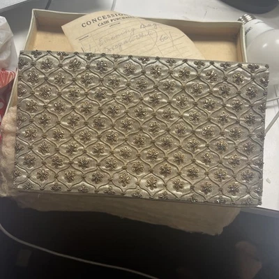 DE COLECCIÓN Indian Textiles Co. Bolso sin asas Cartera con caja original 9"x 5 1/4" Foto 1 de 4