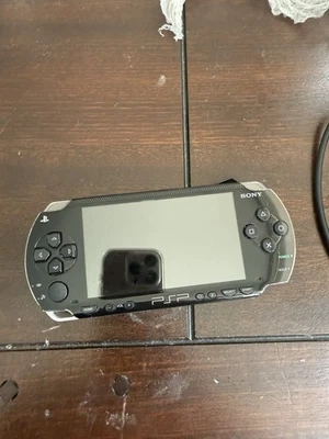 Consola portátil Sony PSP 1001 sistema negro - LEER DESCRIPCIÓN - probada funciona Foto 1 de 4