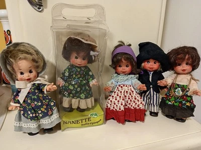 Lotto Fiba 5 Mini Bambole Nanette con abito originale  - Immagine 1 di 4