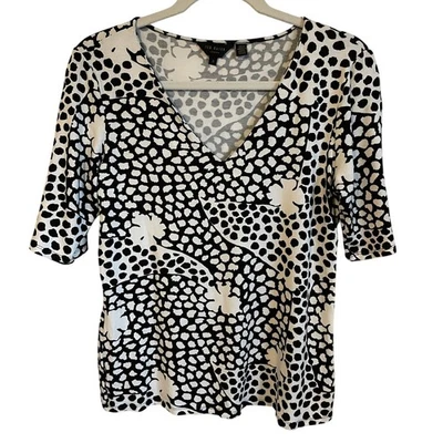 Blusa Ted Baker London gola V abstrata floral tamanho médio preta branca manga curta  - Imagem 1 de 4
