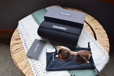 Gafas de sol Dolce & Gabbana DG6109 para mujer ojo de gato rosa claro Foto 1 de 4