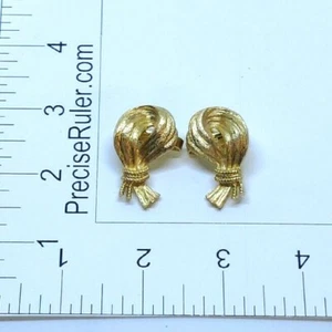 Vtg Signed CROWN TRIFARI Brushed ROPE BUNDLE Gold Tone Clip On Earrings - Picture 1 of 4