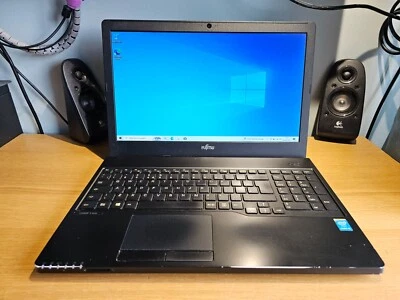 15" Fujitsu Lifebook A555 Core i5-5300U 2.2GHz 8GB 256GB SSD Windows 10 Laptop - Image 1 of 4