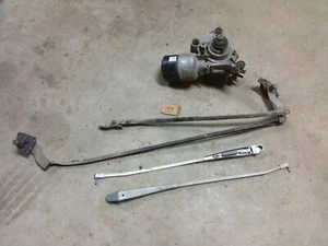 OEM 1977-90 Chevrolet Caprice Cadillac Full Size GM Windshield Wiper ASSY - Picture 1 of 3