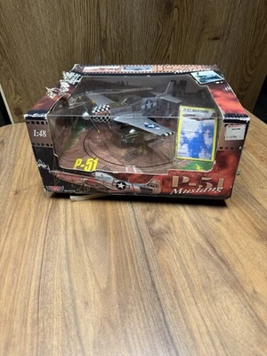 Motormax 1:48 P-51 Mustang “Big Beautiful Doll” Modelo Diecast Segunda Guerra Mundial Avión de Combate Foto 1 de 4