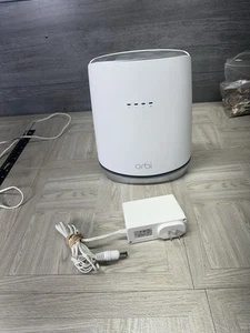 NETGEAR Orbi CBR750 AX4200 Tri-Band Wi-Fi 6 DOCSIS 3.1 Mesh Cable Modem Router - Bild 1 von 10