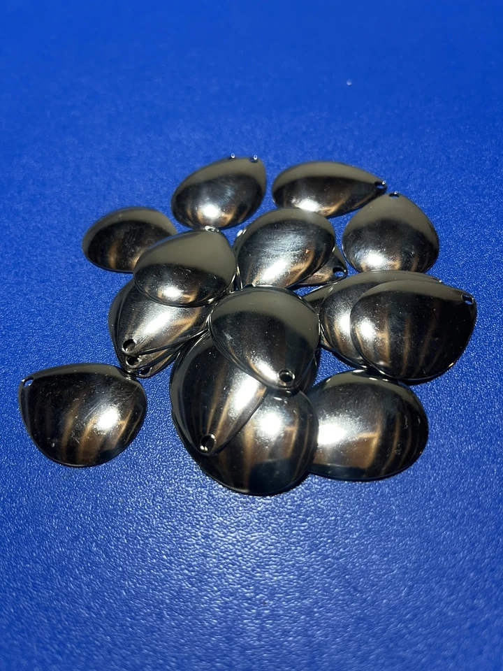 pack of 25- size 4 Nickel Colorado spinner blades 1.25” - Image 1 of 1