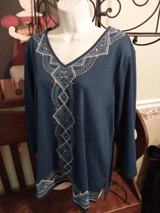 CAMISA JERSEY MUJER ALFRED DUNNER PEDRERÍA BORDADA CUELLO EN V TALLA 1X - Imagen 1 de 4