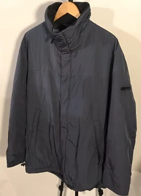 Abrigo Chaqueta Deportiva Hugo Boss Con Capucha Gris Polar Forro Cálido Para Hombre Talla: 42R Usado en Excelente Condición Foto 1 de 4