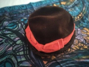 Vintage 1940's Small Ladies Wool Felt Bowler Hat - Excellent Condition - Picture 1 of 3