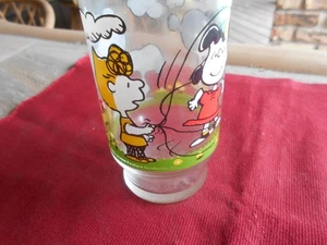 Vintage 1965 Peanuts Gang Drinking Glass Snoopy & Friends Charles Schultz - Picture 1 of 3