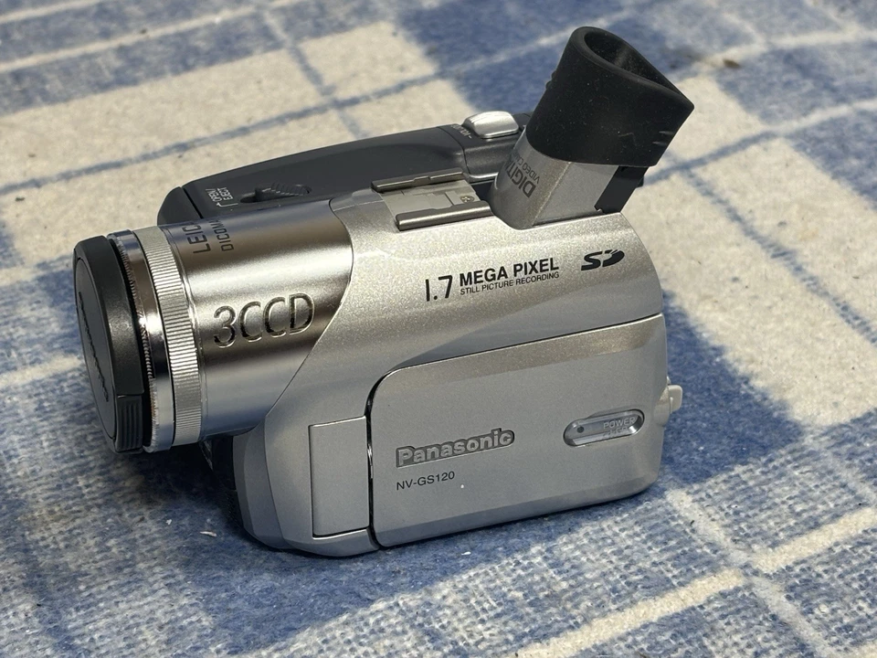 Panasonic NV-GS120 Camcorder 3CCD Mini DV Digital Tape Camera **NO BATTERY** - Image 1 of 4